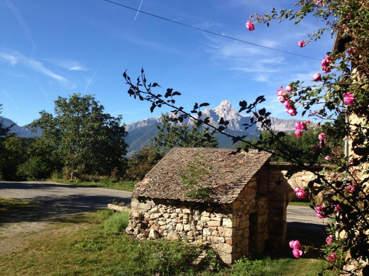 Au Fil Des Saisons Bed & Breakfast Les Cotes de Corps
